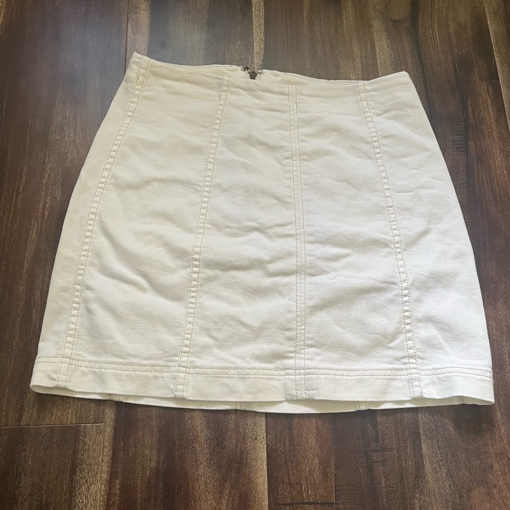 Free People size 8 White Mini Skirt